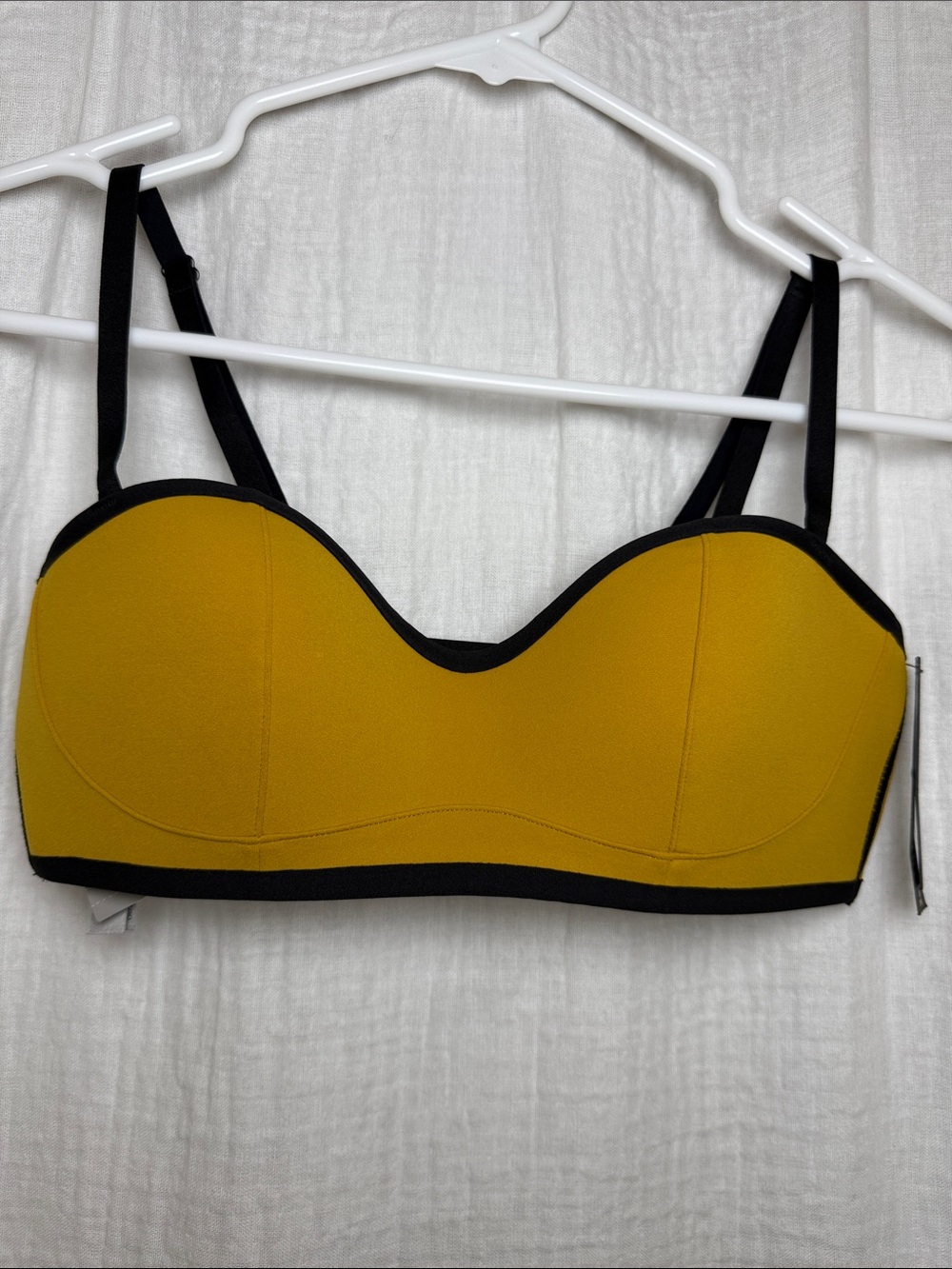 NWT Victoria's Secret VSX Elevate™ Balconette Sports Bra - Gold Standard